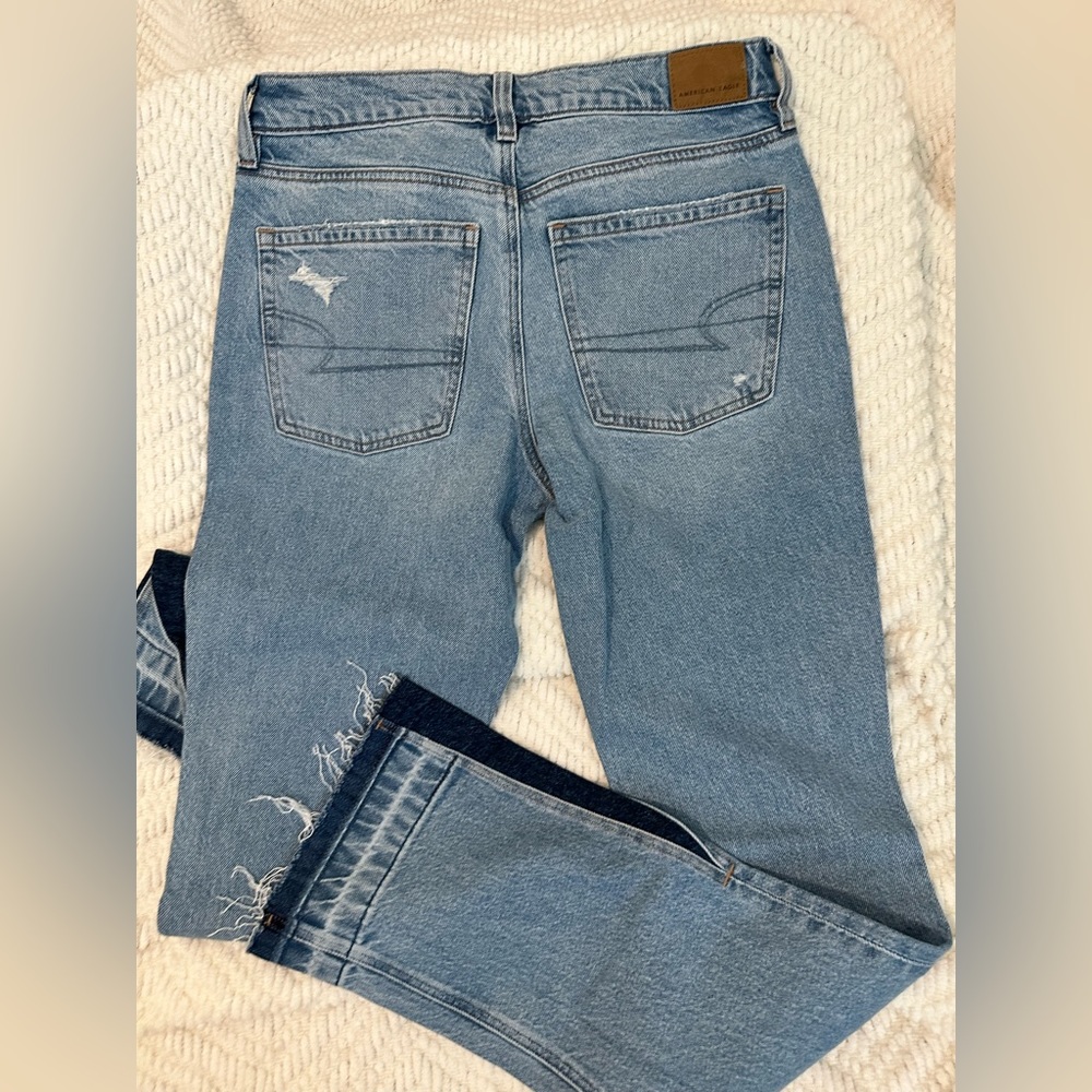 Women’s size 6, American Eagle outfitters 90s low rise, skinny kick